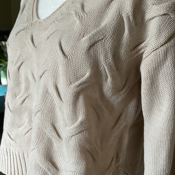 Lace up sweater - Picture 9 of 13